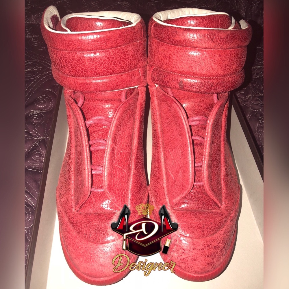 Red Maison Margielas